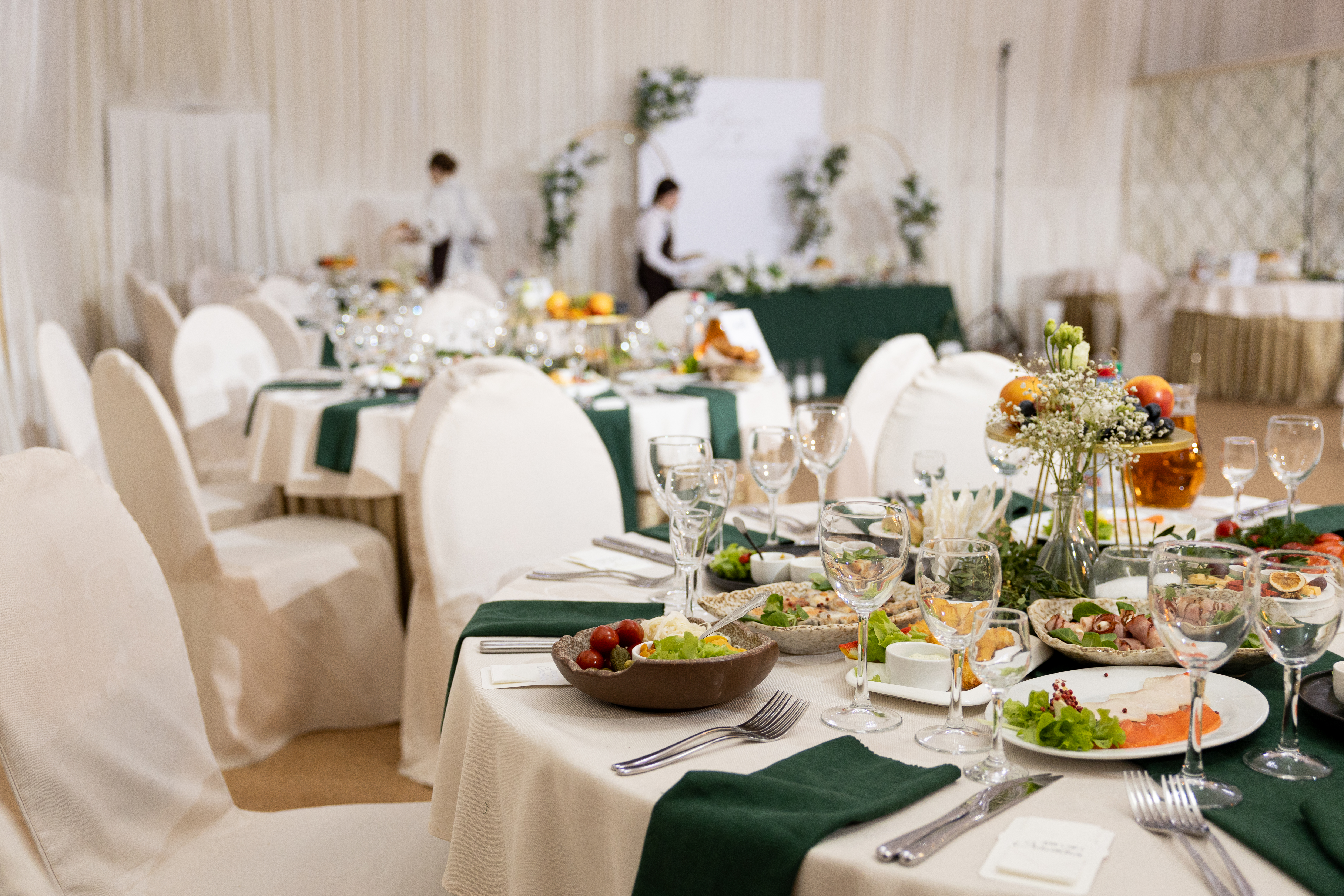 Праздничный зал (до 80)